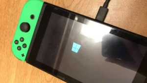 Un bidouilleur essaye d&rsquo;installer Windows 10 sur sa Nintendo Switch